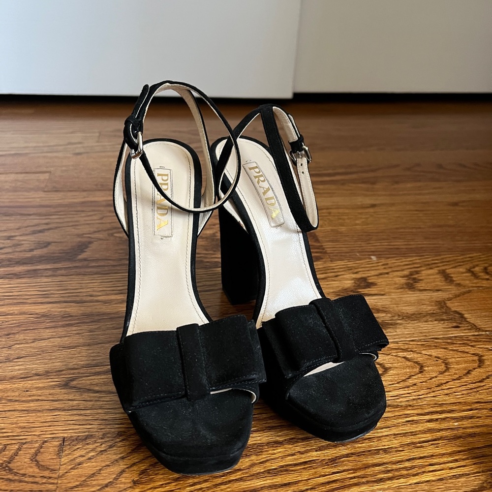 Prada heels 7.5